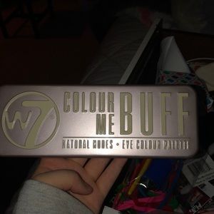 nude eyeshadow pallet